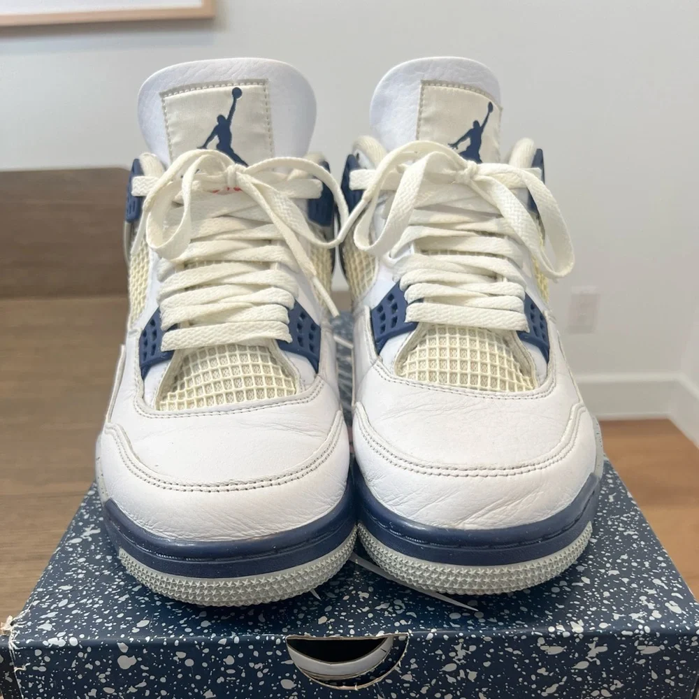 EUC Men’s Air Jordan 4 Retro White/Midnight Navy Blanc/Marine Minuet 9M